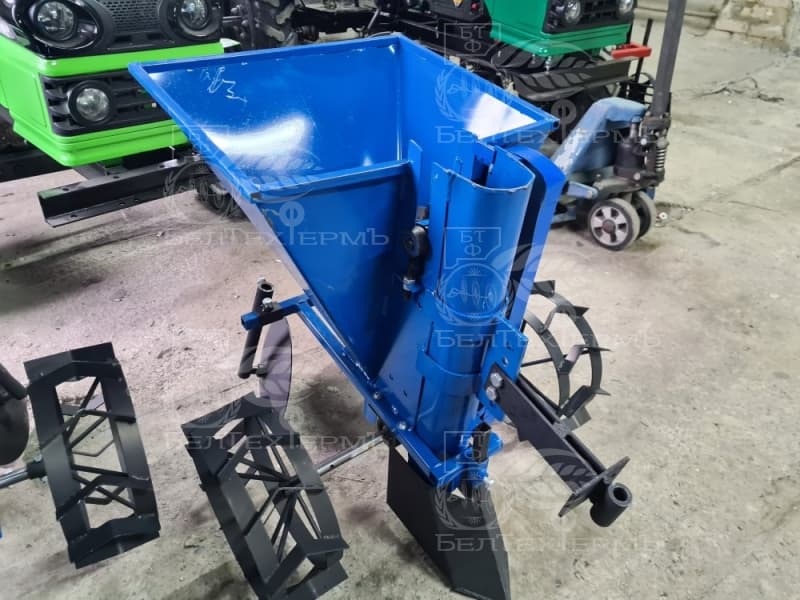 Картофелесажалка КС-01-02